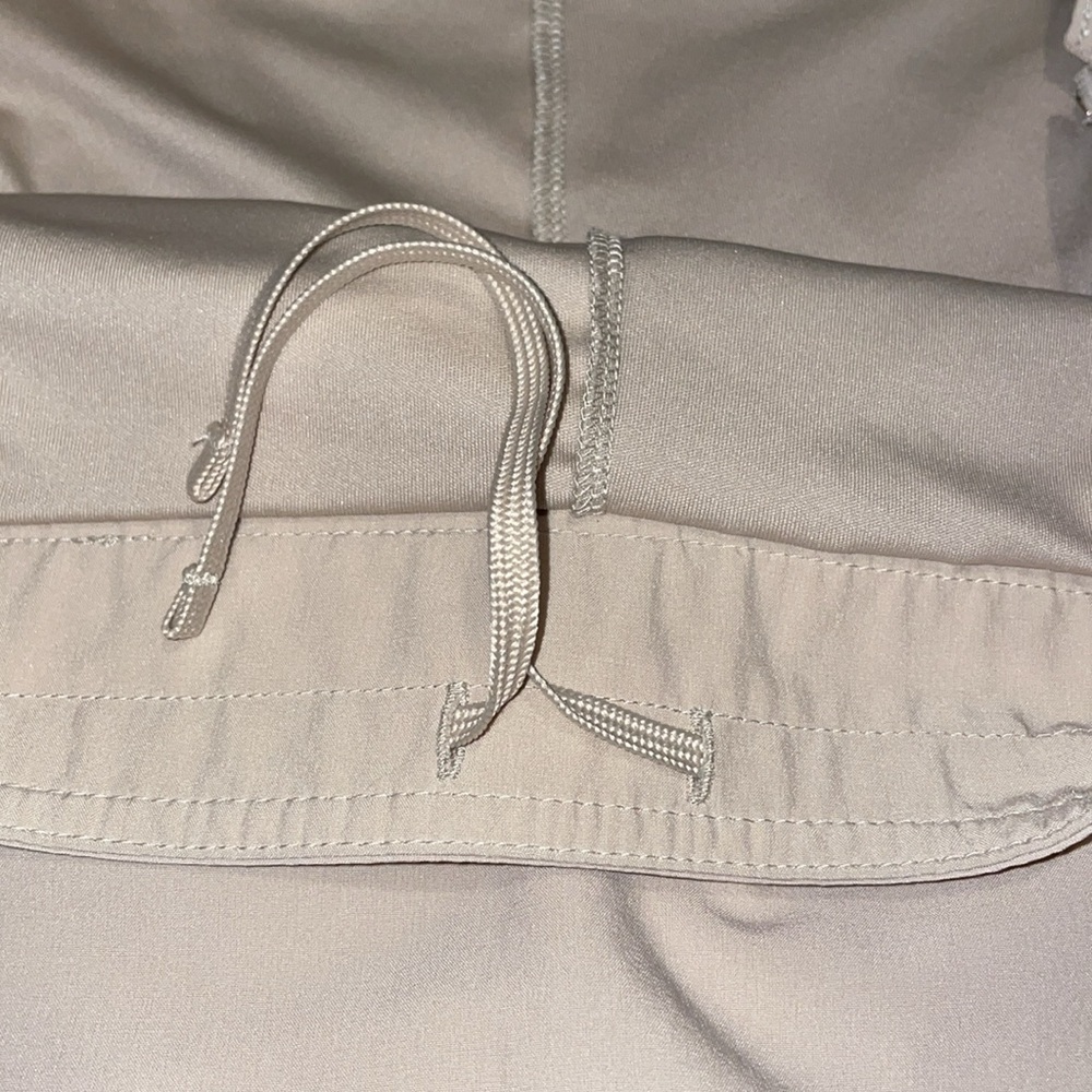 Women's‎ Izod Tan Adjustable Flow Golf Skort Size 10. - Picture 7 of 10
